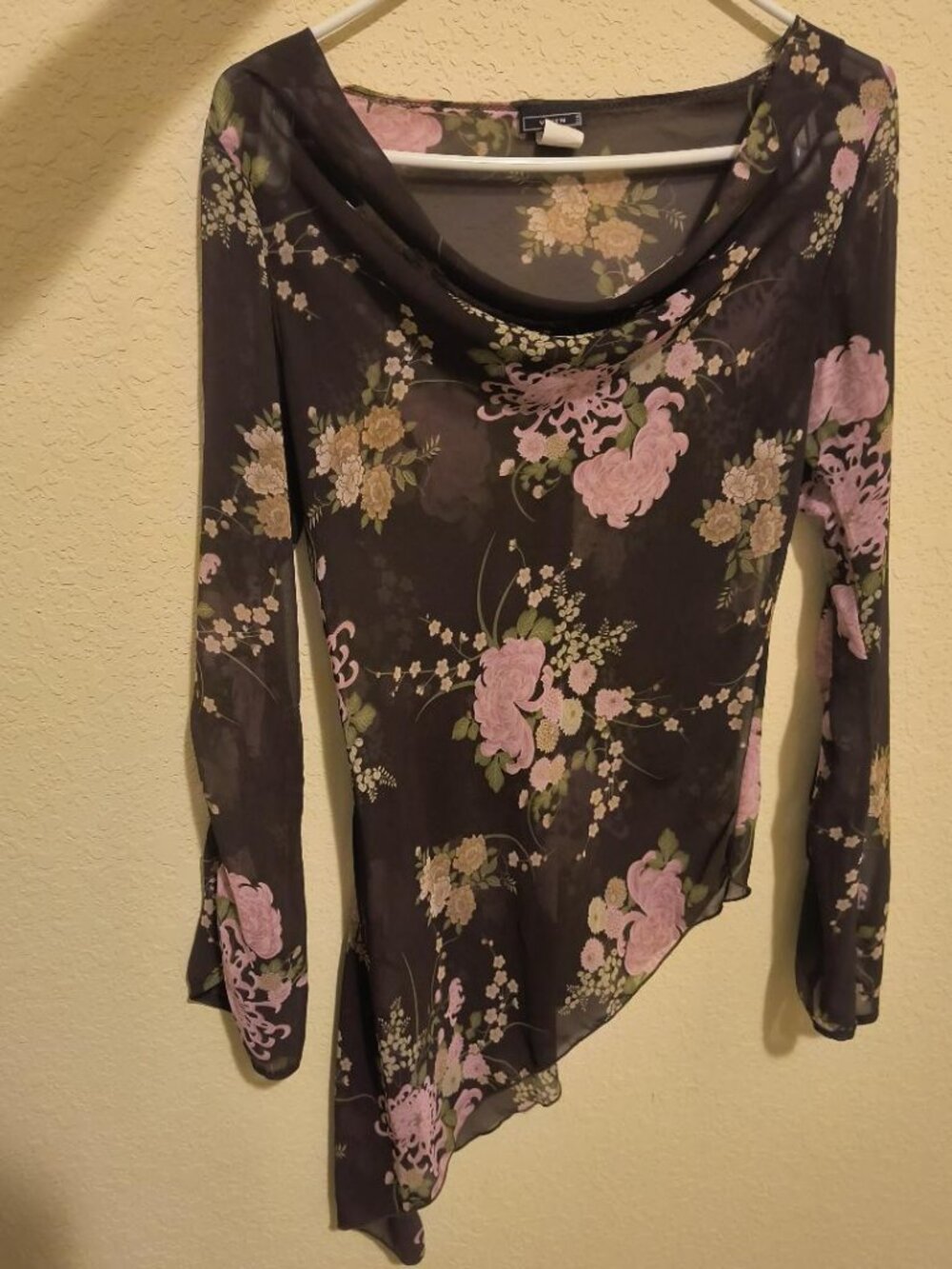 Vixen floral Asymmetrical Blouse; size large